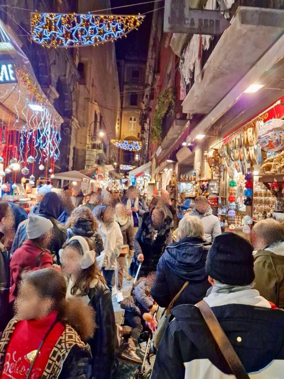 La Dimora Nei Presepi In San Gregorio Apartment Naples Luaran gambar