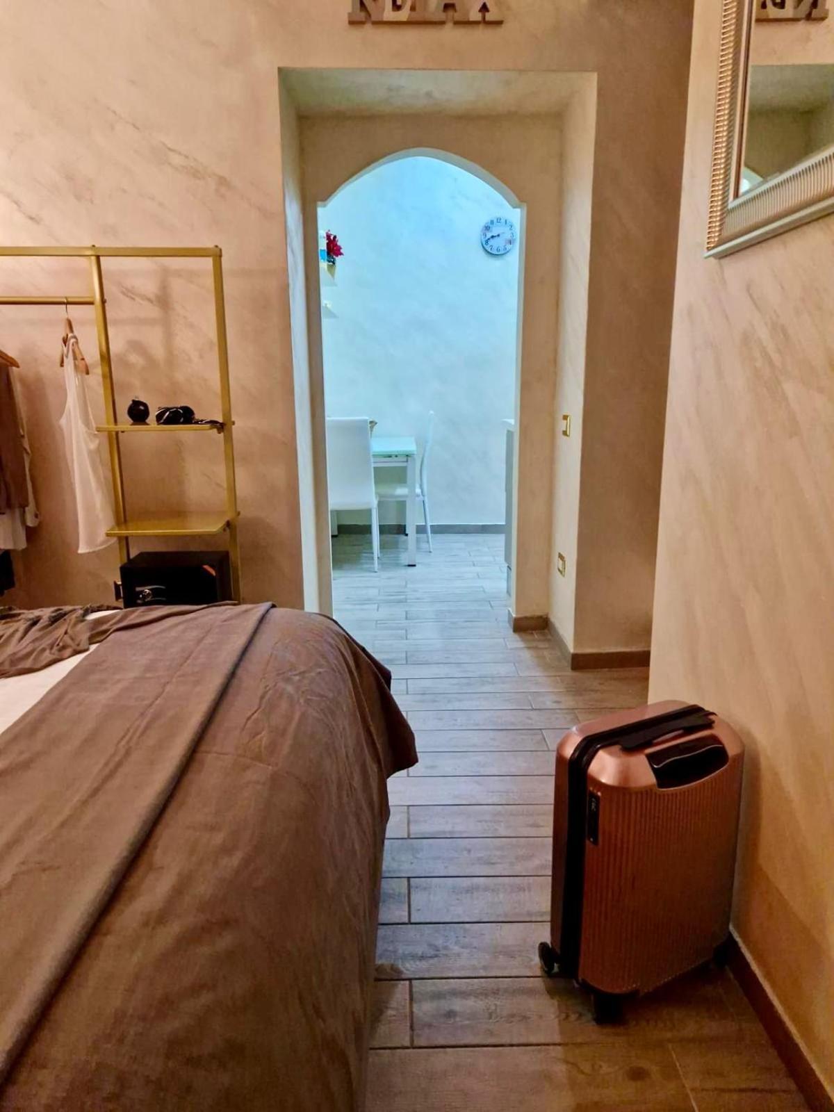 La Dimora Nei Presepi In San Gregorio Apartment Naples Luaran gambar