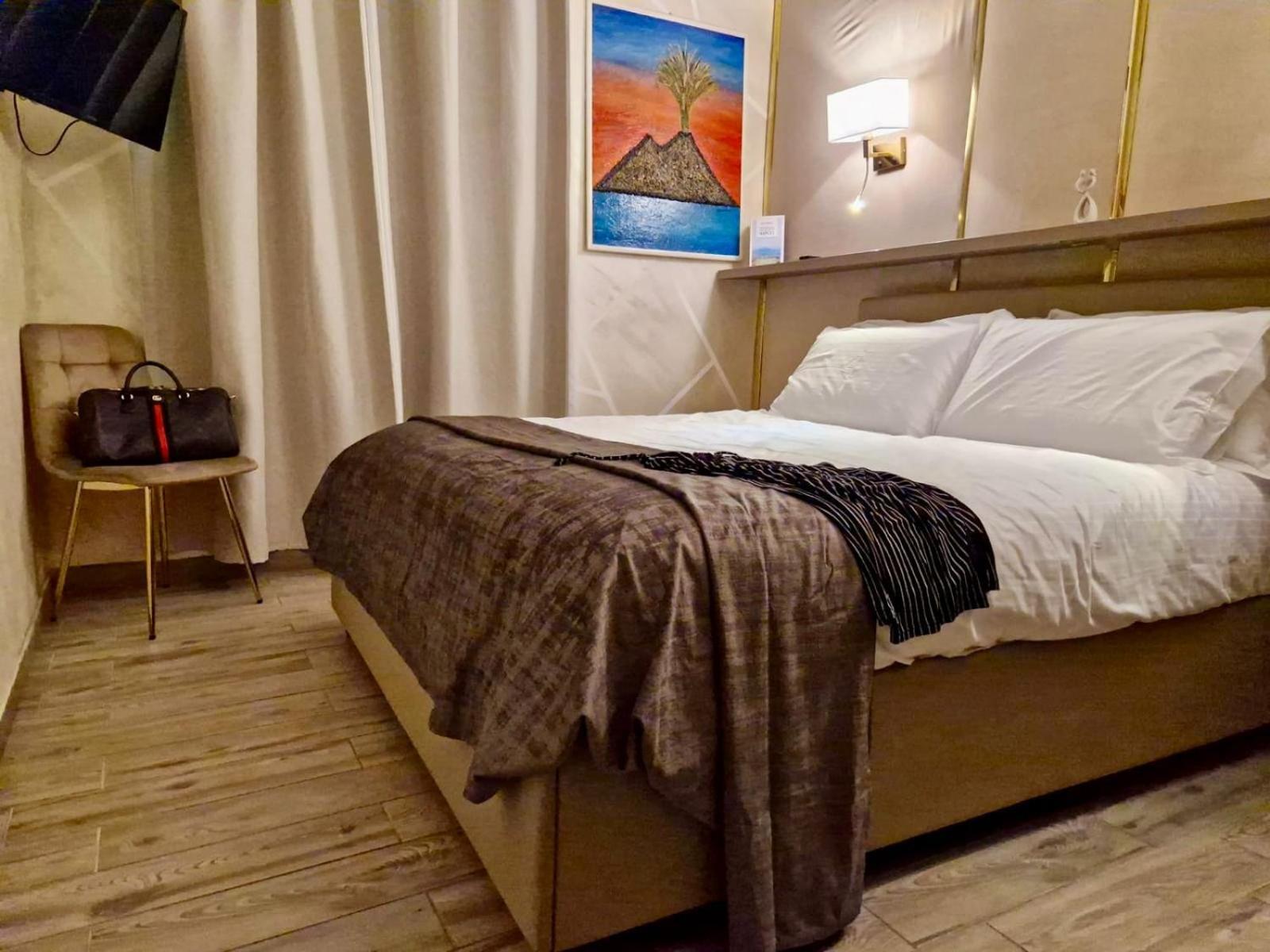 La Dimora Nei Presepi In San Gregorio Apartment Naples Luaran gambar